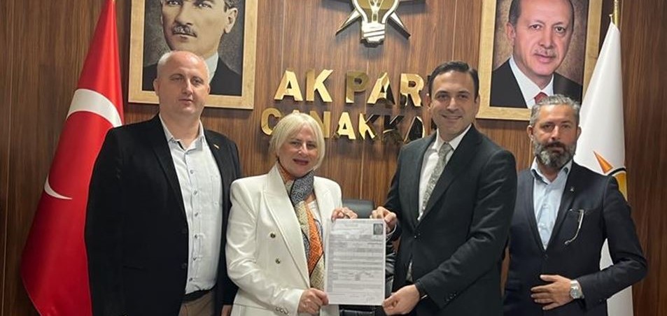 ESRA YÜKSEL’in ÇANAKKALE BELEDİYESİ BAŞKANLIĞI ADAY ADAYLIĞI AÇIKLAMASI