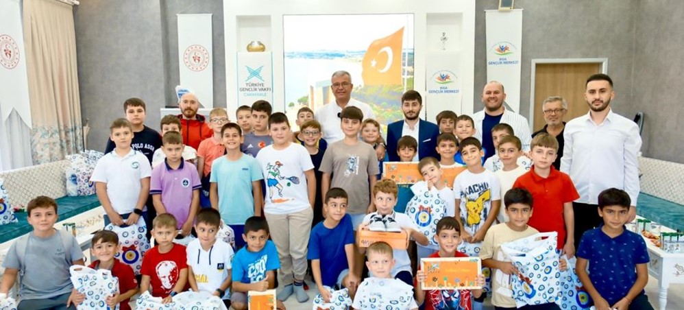 BAŞKAN ELBİ’DEN ÇOCUKLARA HEM SÜRPRİZ HEM GELECEK VİZYONU