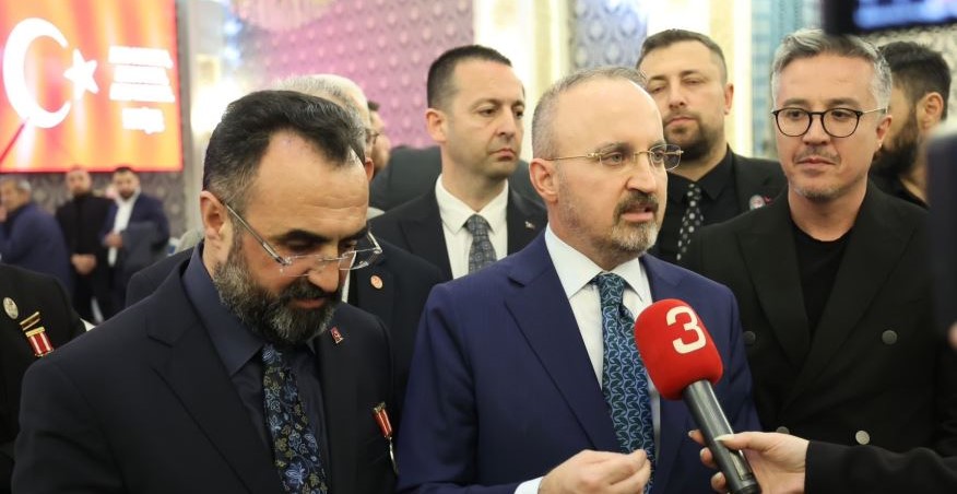 BÜLENT TURAN, ŞEHİT AİLELERİYLE KADİR GECESİ'NDE BULUŞTU: “MALAZGİRT’TEN 15 TEMMUZ’A AYNI RUH”